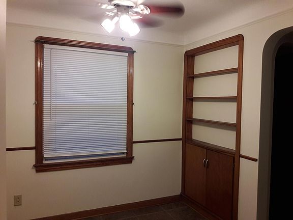 4th image of 7432 Taunton Ave