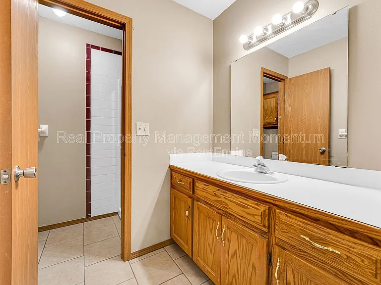 2671 N Cedar Ave — Photo 21