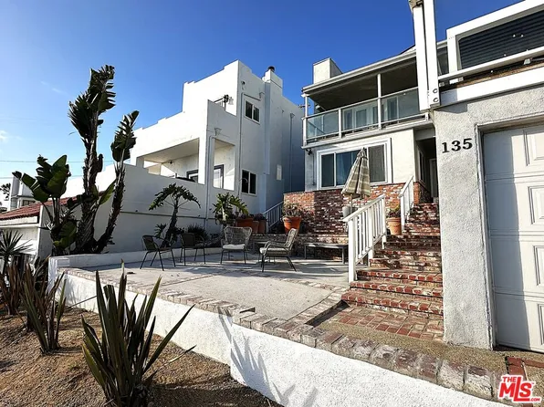 135 Napoleon St, Playa Del Rey, CA 90293
