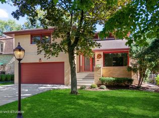 399 Audubon Rd, Riverside, IL 60546