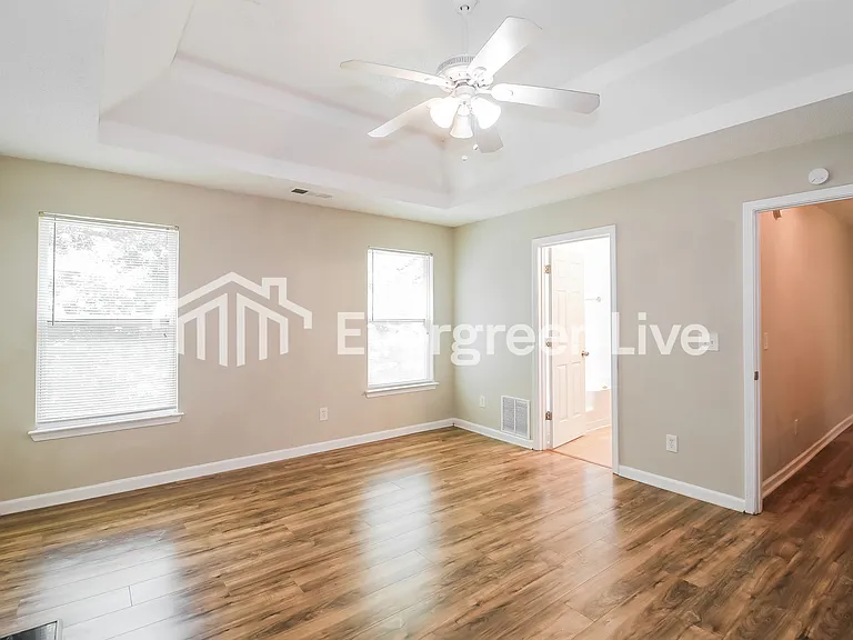 5565 Waverly Park — Photo 9