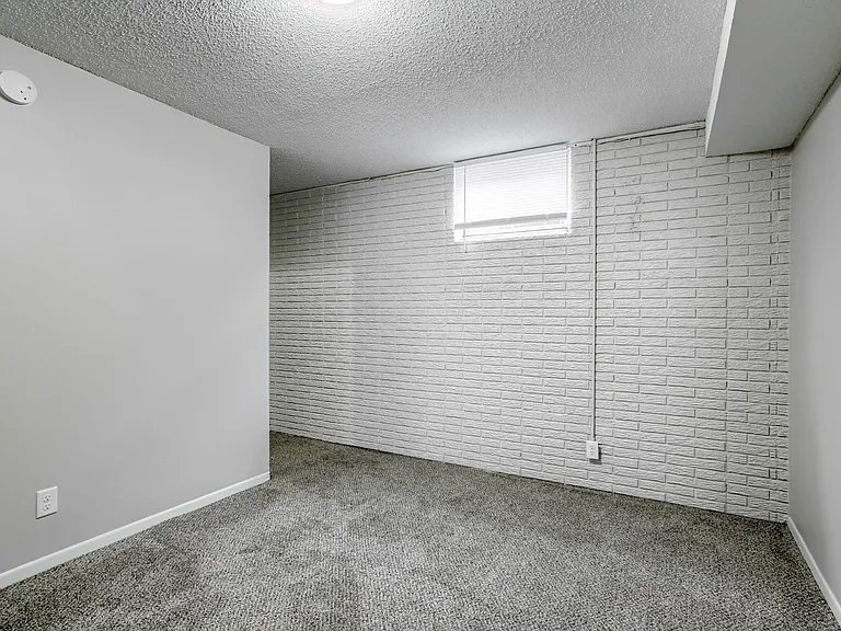 4928 Dudley St — Photo 16