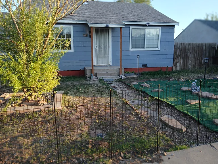 630 E 6th St — Photo 11