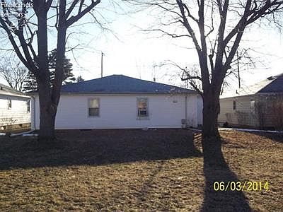 3rd image of 832 Whittlesey St