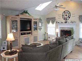 4th image of 152 Lilac Dr