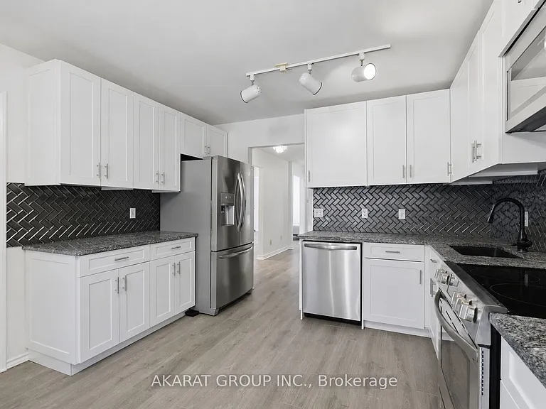 70 Sunnyside Dr #9 — Photo 16
