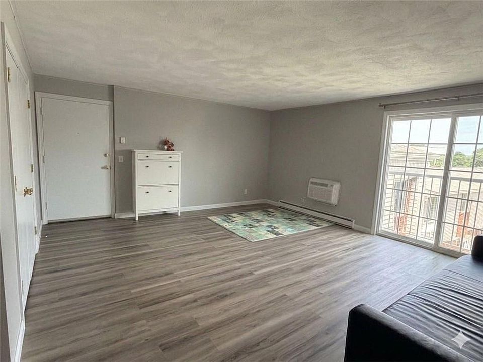 1st image of 300 Smithfield Rd #B2-24