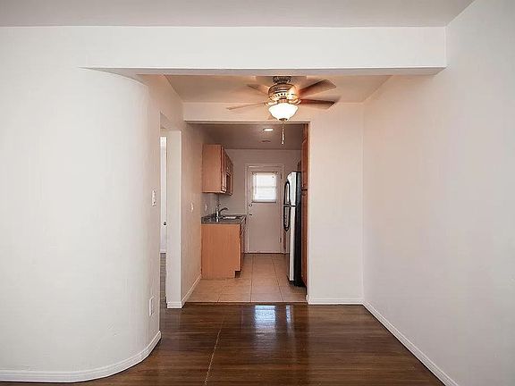 4th image of 954-962A Wilbur Ave #958