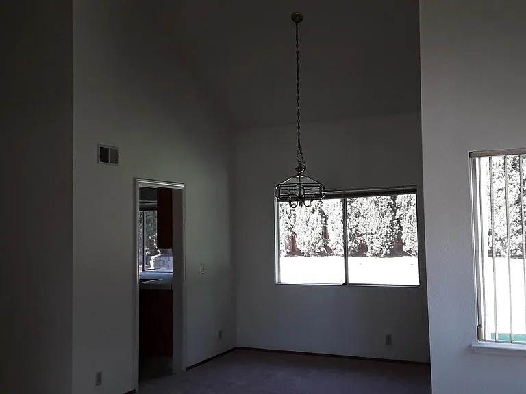 4387 Doane St — Photo 6