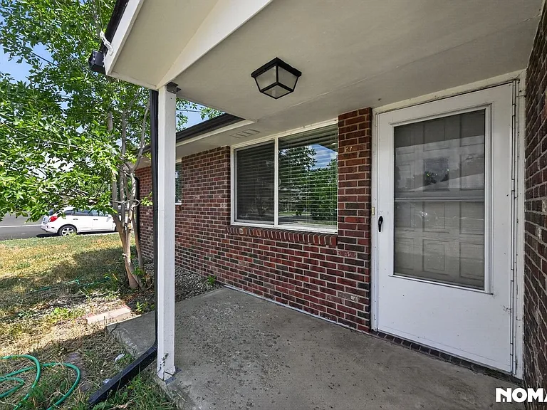 3509 Butternut Dr — Photo 2