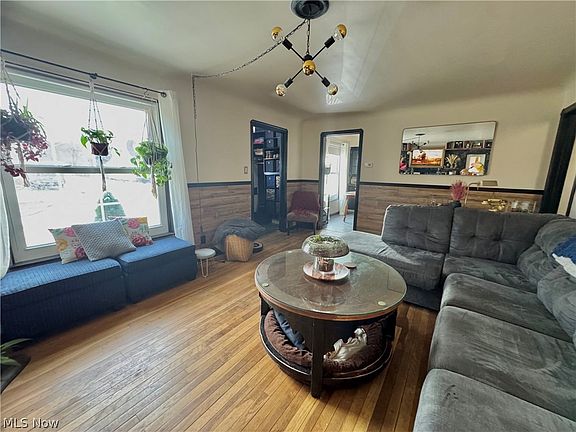 3rd image of 7610 Renwood Dr