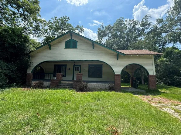 700 N Barnes St, Quitman, GA 31643
