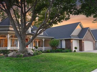 356 W Warwick Ave, Clovis, CA 93619