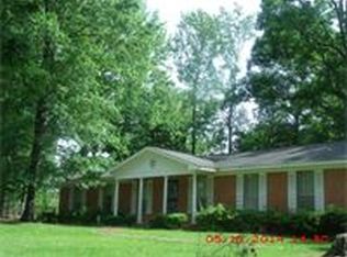 101 W Poplar Dr, Louisville, MS 39339
