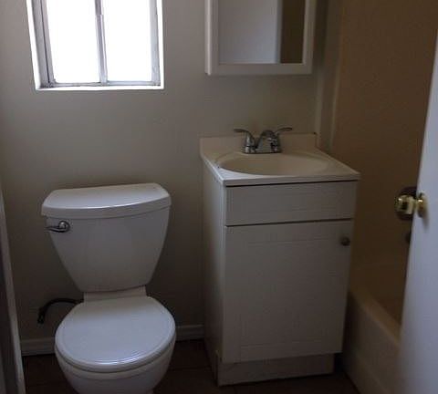 5th image of 3896 Logan Ave