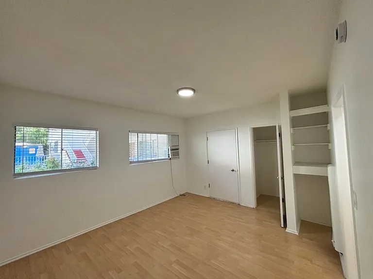 6637 Franklin Ave #8 — Photo 8