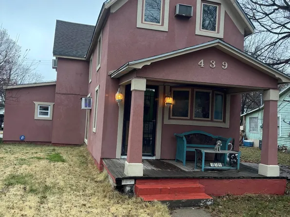 439 NE Emmett St, Topeka, KS 66616