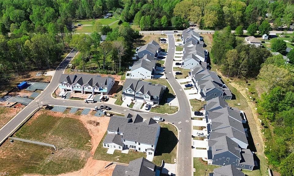 2nd image of 5017 Moonlight Ridge Dr