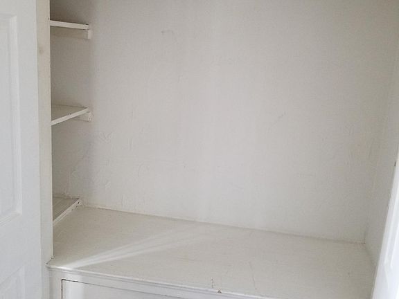 3rd image of 12 Maryland Ave APT G