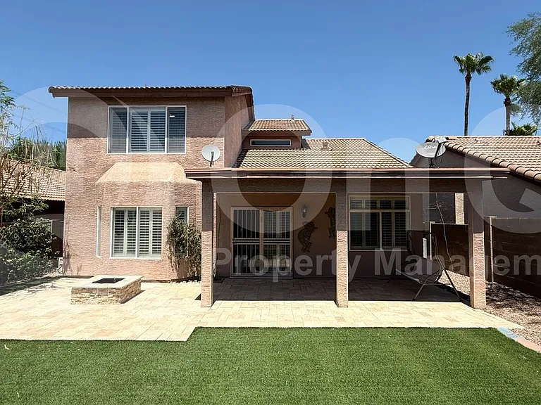 3211 E Behrend Dr — Photo 26