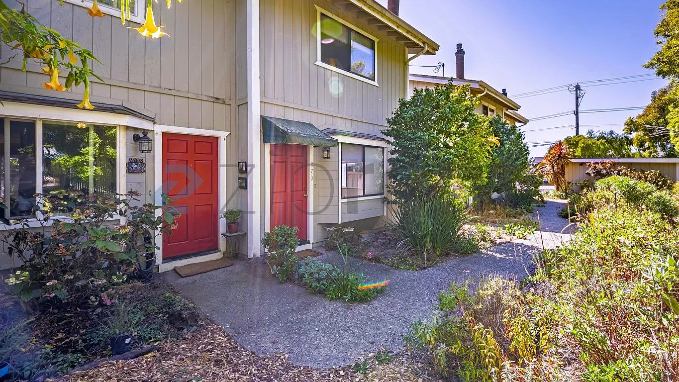 2 bed, 966 sqft, $3,570 — Photo 2