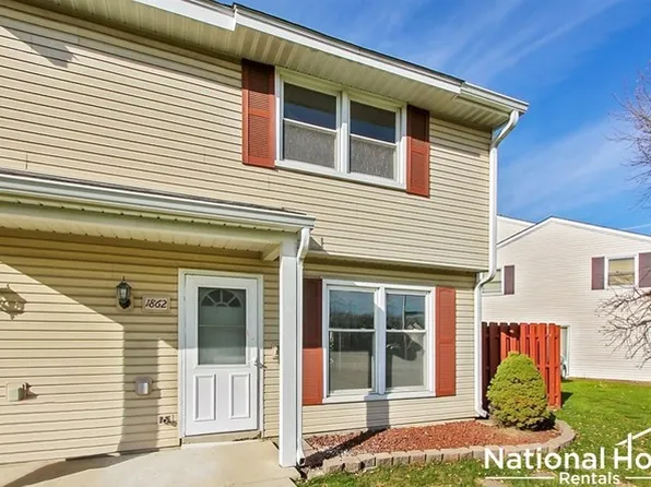 1862 Stockton Dr #204, Hoffman Estates, IL 60169