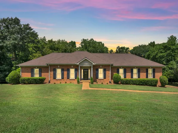 2204 Oakwood Ct, Franklin, TN 37064