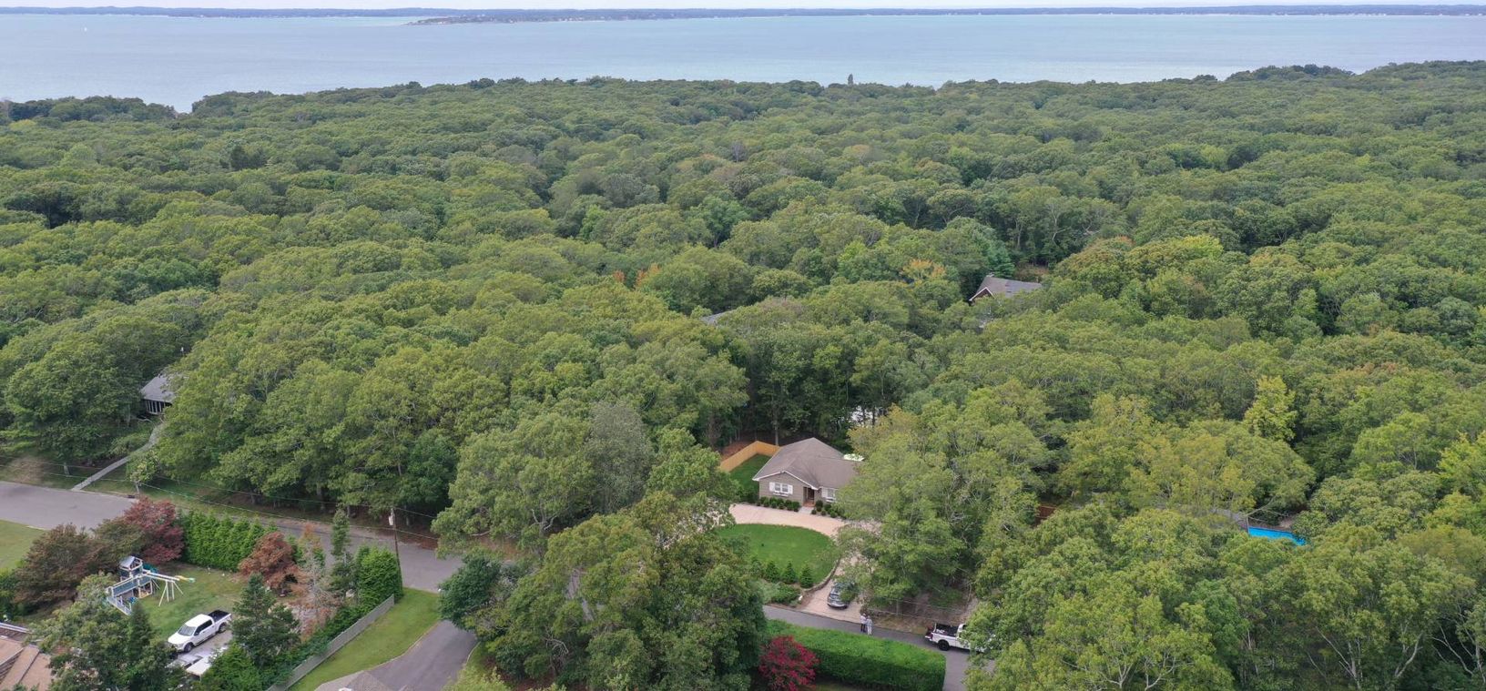 Close proximity to bay