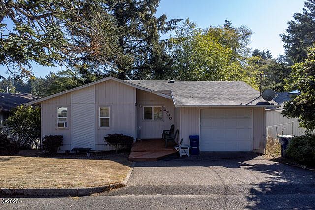1st image of 2760 NE Reef Ave