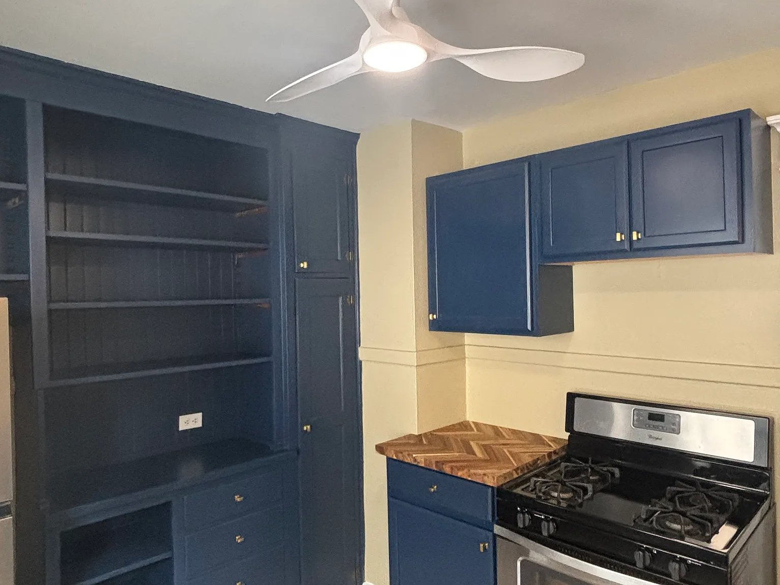 3 bed, 1000 sqft, $1,750 — Photo 2