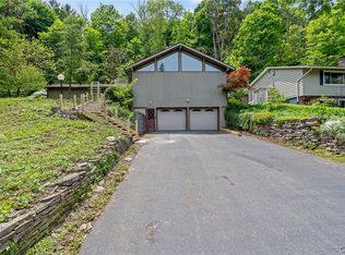 4226 Wolf Hollow Rd, Syracuse, NY 13219