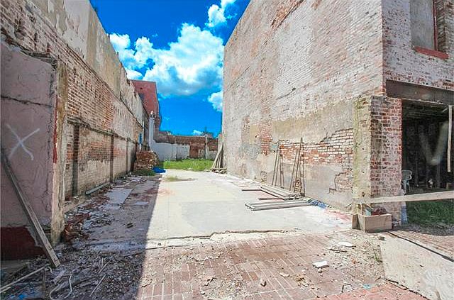 1st image of 749 Saint Charles Ave