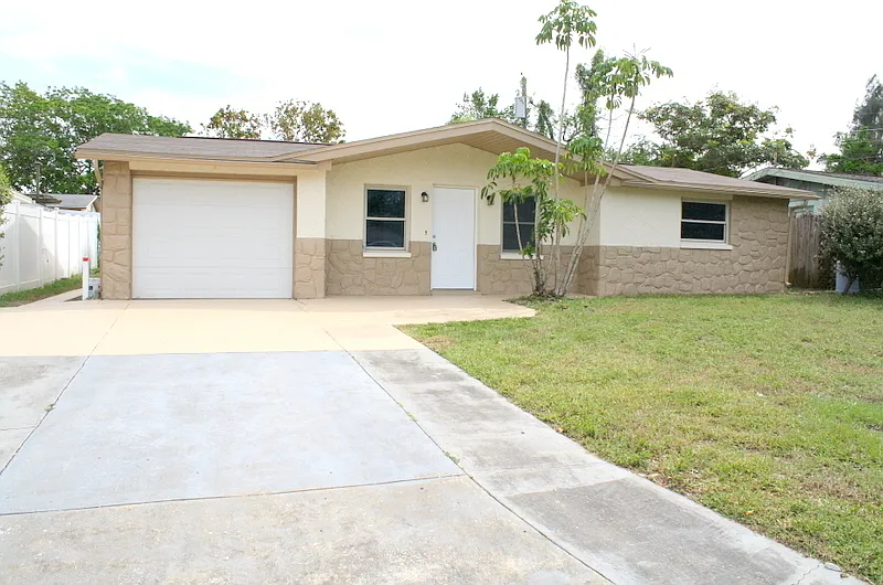 4516 Irene Loop