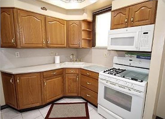 3rd image of 1466 E 51st St
