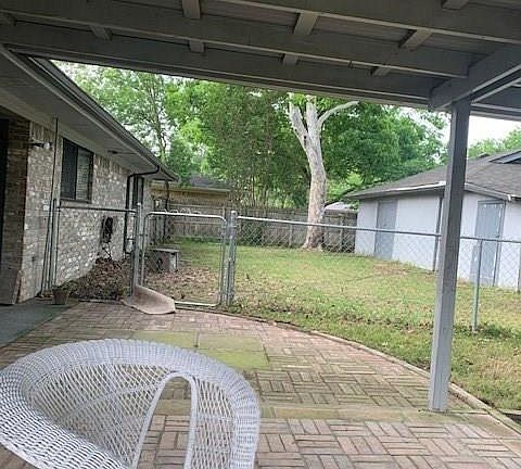 2nd image of 10407 Oak Creek Dr