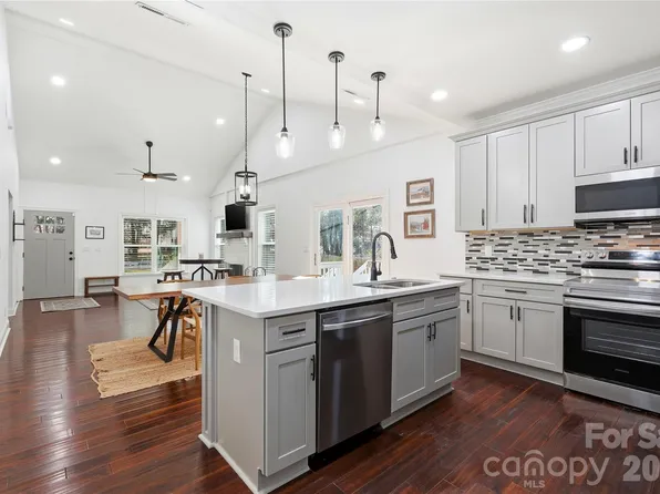 2224 Weyland Ave, Charlotte, NC 28208