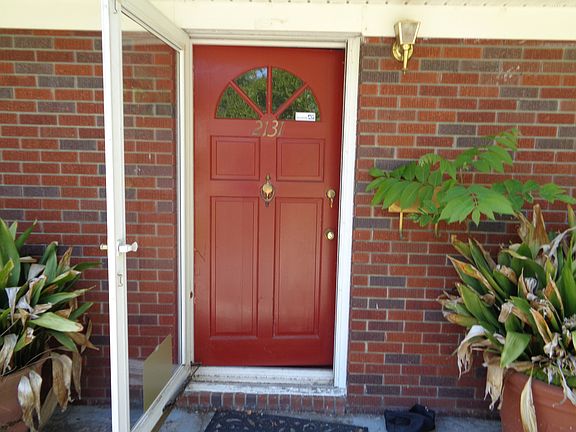 3rd image of 2131 Shamrock Dr