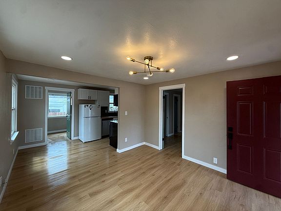 3rd image of 39 Sunflower Rd #B