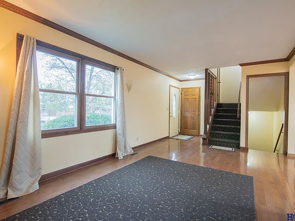 3rd image of 200 Taylor Park Dr