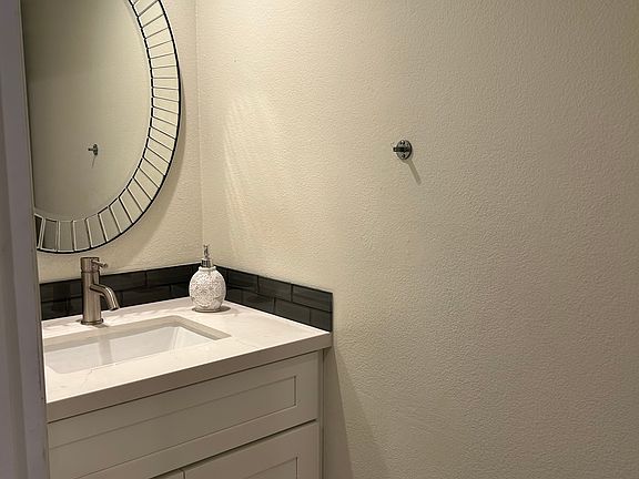 3rd image of 219 S Redwood Ave APT 6