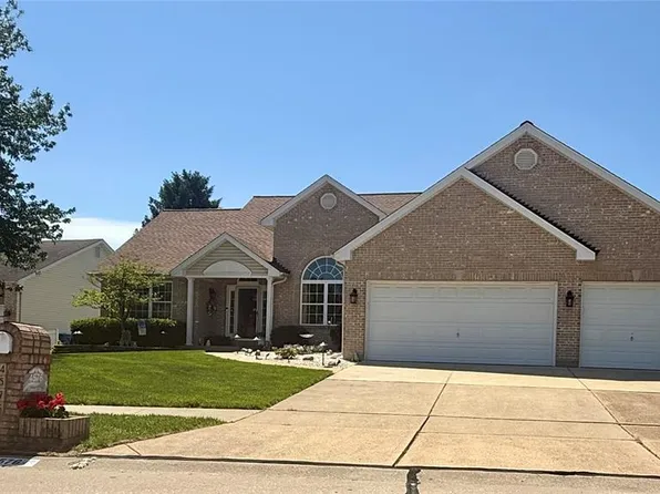 4576 Kerth Forest Dr, Saint Louis, MO 63128