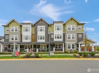 19288 NE 69th Cir UNIT 104, Redmond, WA