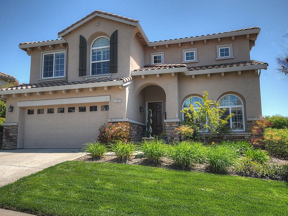 1st image of 1227 Villagio Dr
