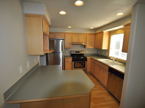 3rd image of 7412 56th Pl NE