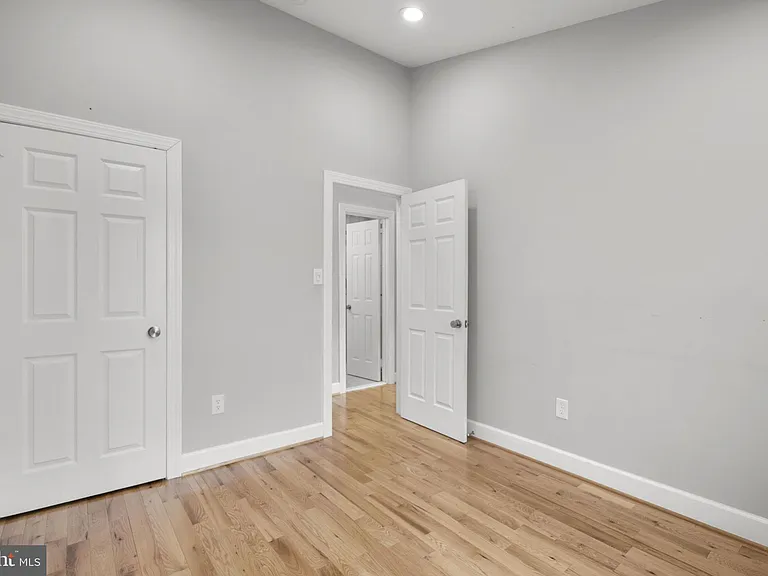 10 Loganwood Ct — Photo 25