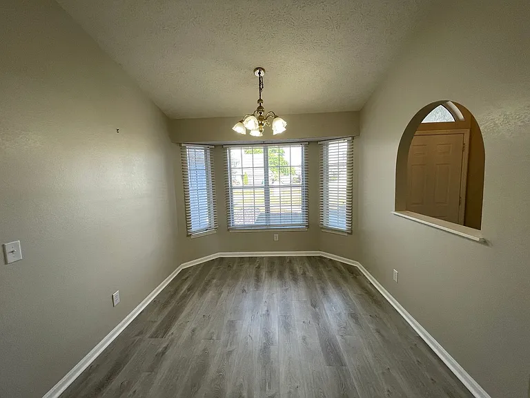 140 Treasure Palm Dr — Photo 8