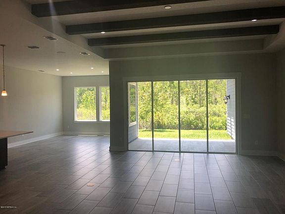 3rd image of 489 Glenneyre Cir