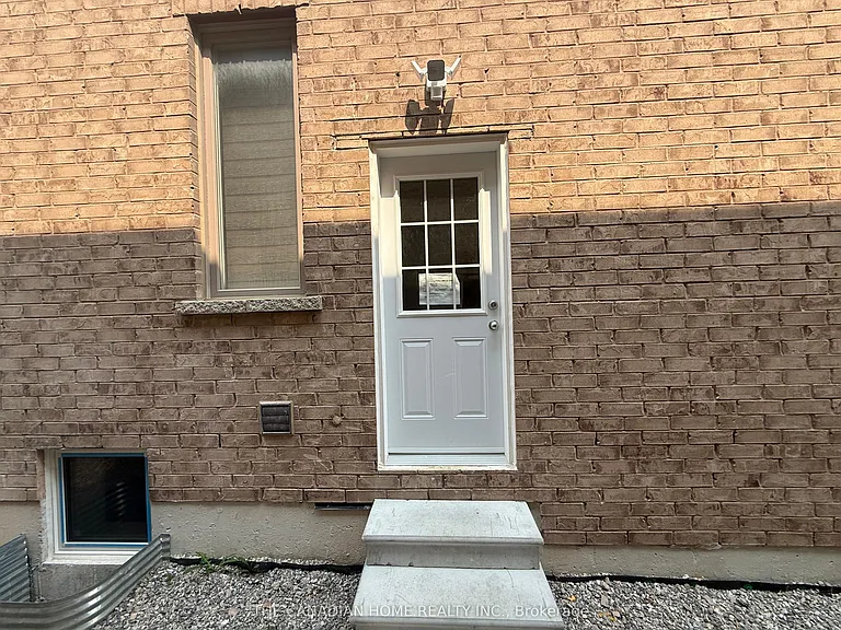 84 Christine Elliott Ave N #BASEMENT — Photo 2
