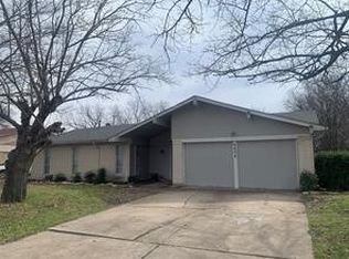 6608 Summertime Ln, Watauga, TX 76148