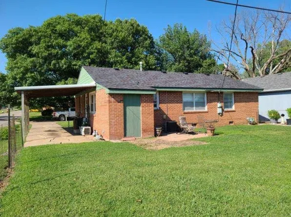 1803 Booth St, Winfield, KS 67156